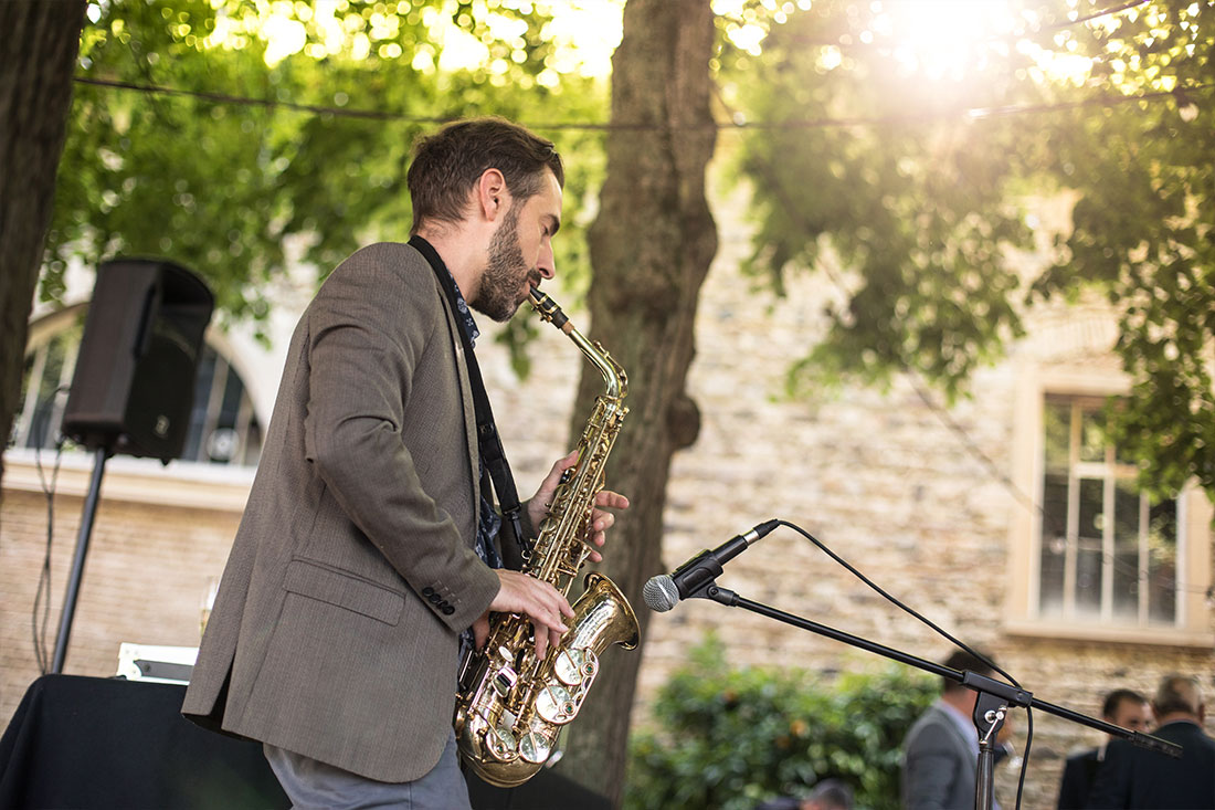 Photo de Raphaël Fortin au saxophone